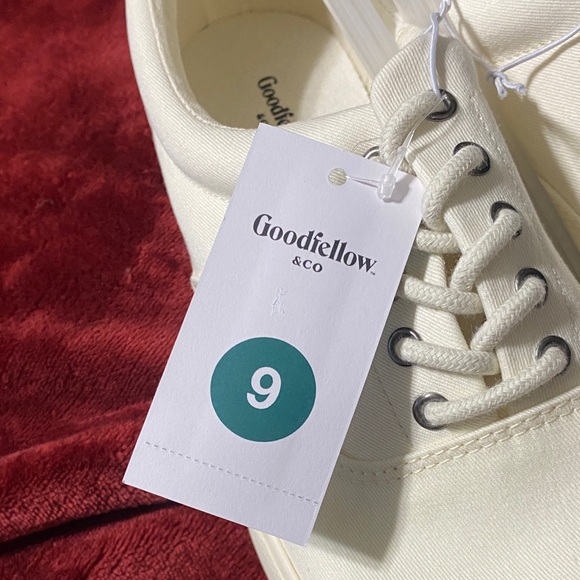 Goodfellow & Co Cream Sneakers - Picture 7 of 7